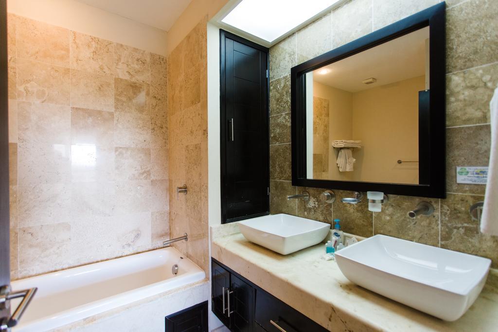 Oceanfront El Faro Surf 302 Appartement Playa del Carmen Buitenkant foto